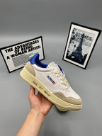 MEDALIST LOW SNEAKERS
