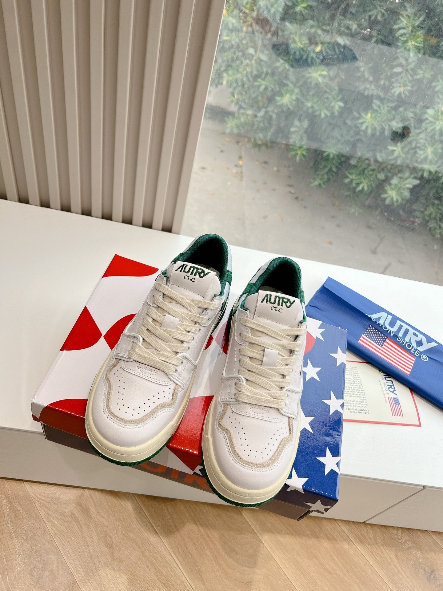 Autry weiße Sneakers Liglio