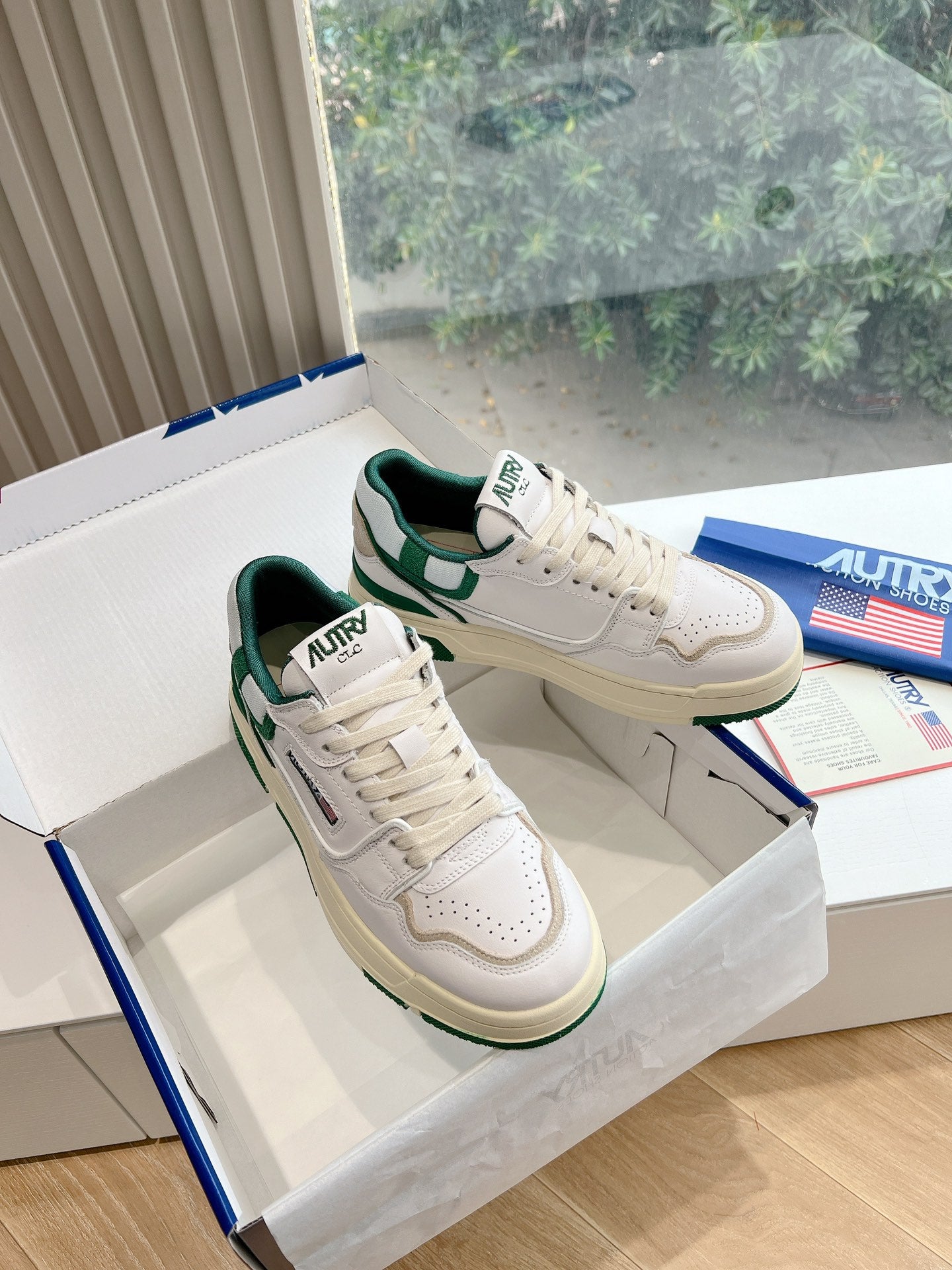 Autry weiße Sneakers Liglio