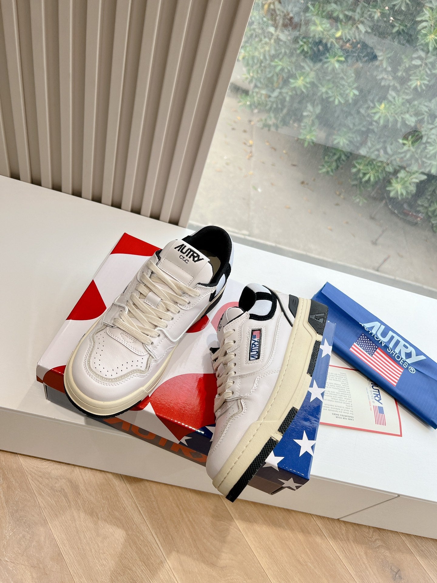 Autry weiße Sneakers Liglio