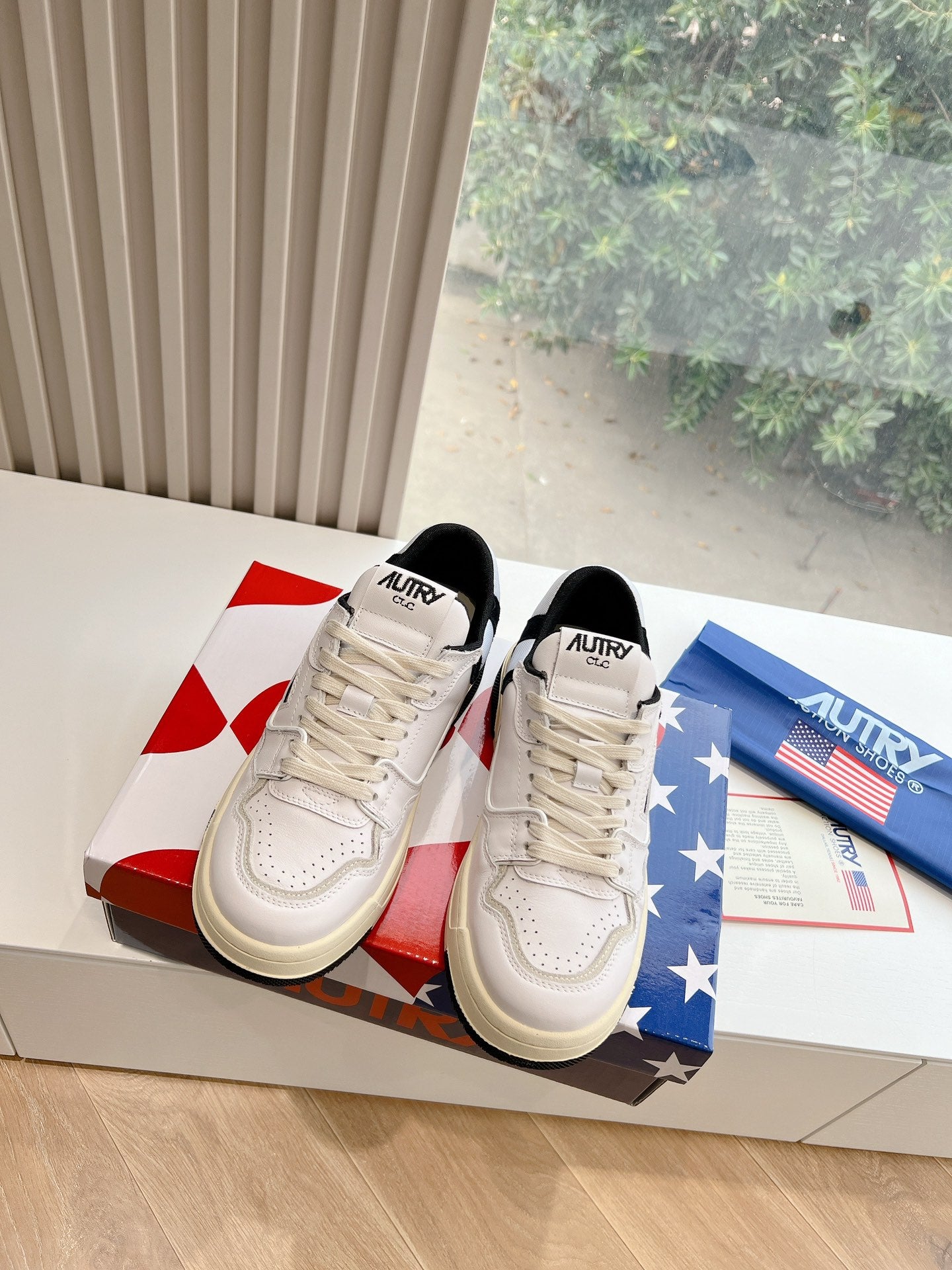 Autry weiße Sneakers Liglio