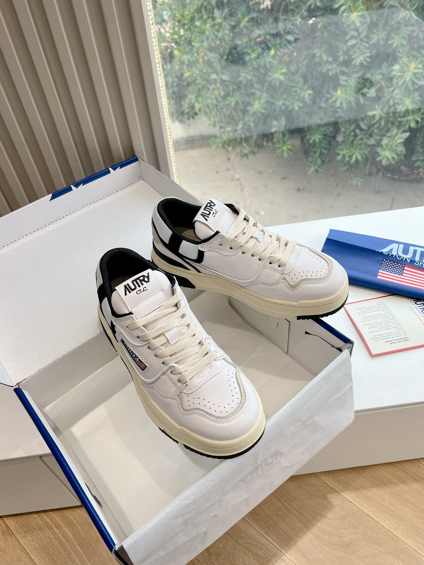 Autry weiße Sneakers Liglio