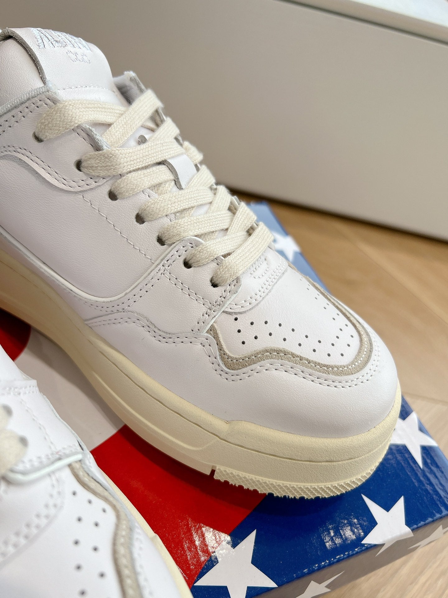 Autry weiße Sneakers Liglio