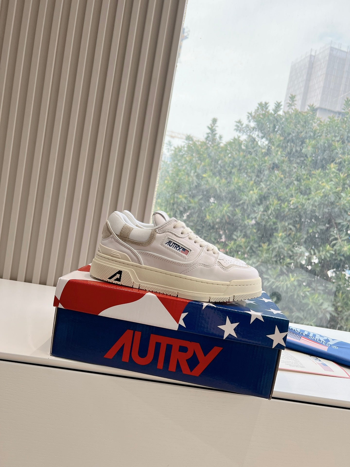Autry weiße Sneakers Liglio