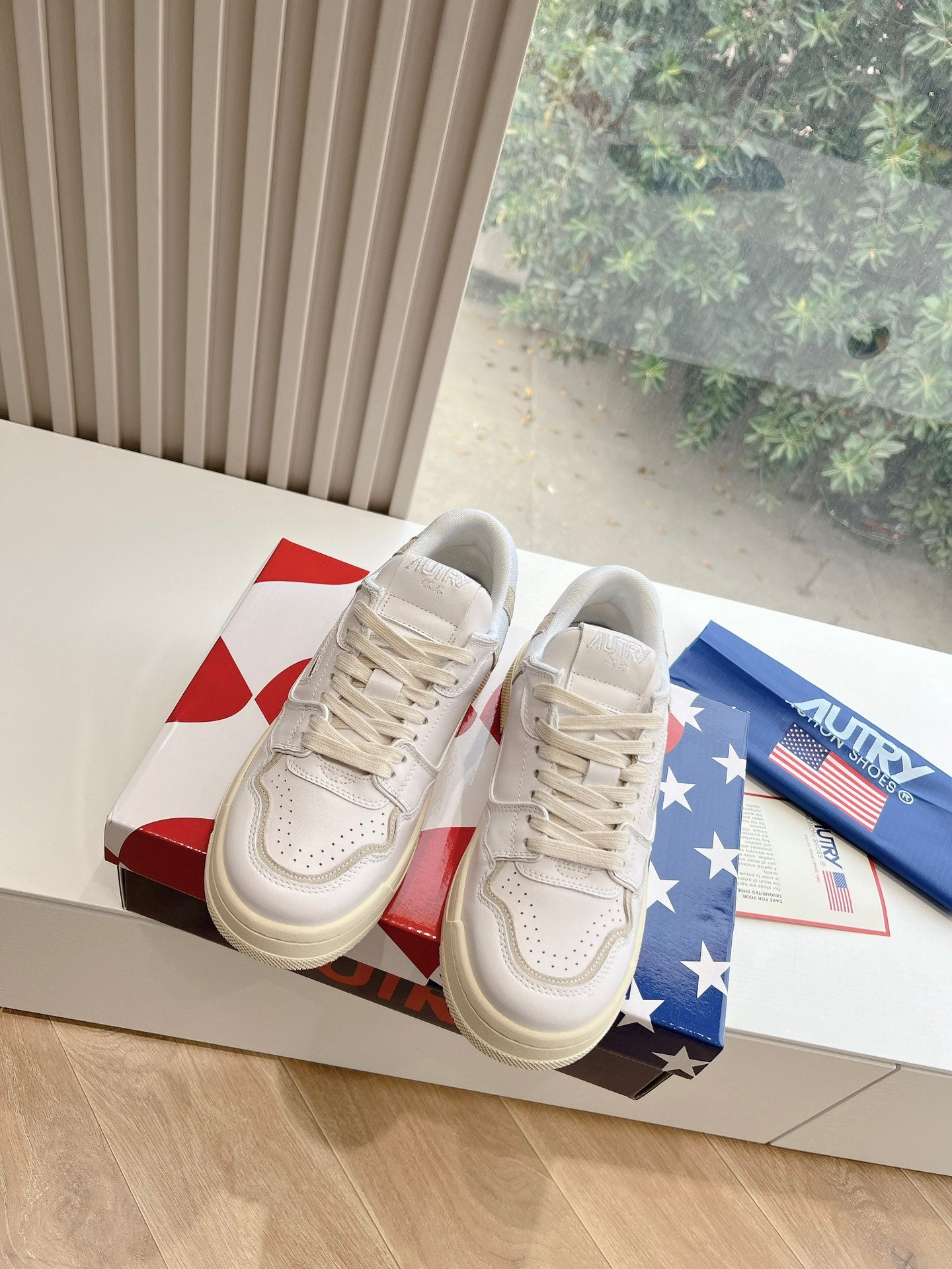 Autry weiße Sneakers Liglio