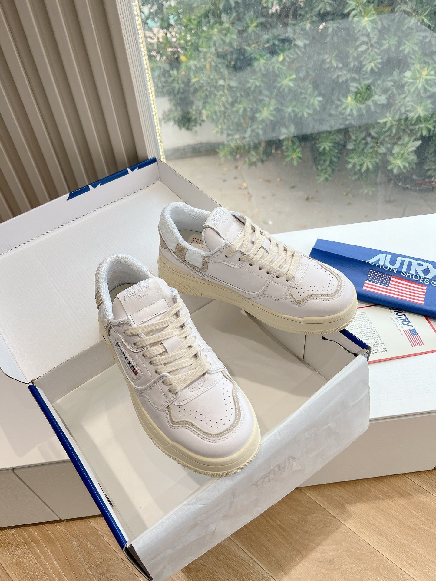 Autry weiße Sneakers Liglio